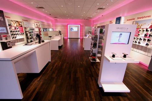 t-mobile-stores-gearing-up-for-the-iphone-5-release