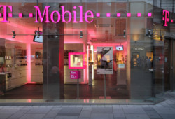 t-mobile-closes-stony-point-fashion-park-store