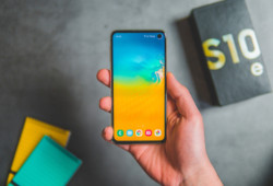 t-mobile-rolls-out-android-11-update-samsung-galaxy-s10-note-10